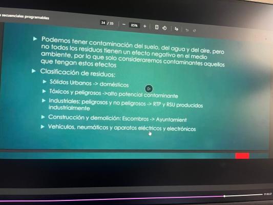 Foto de un curso de  Clasificación de Residuos y Contaminación