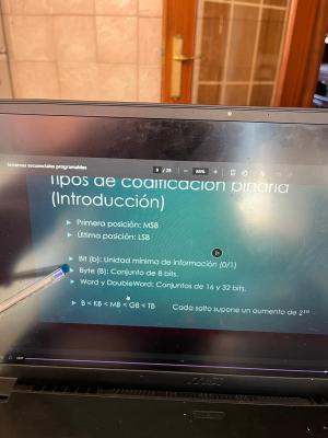 Foto de un curso de  Introducción a la codificación binaria