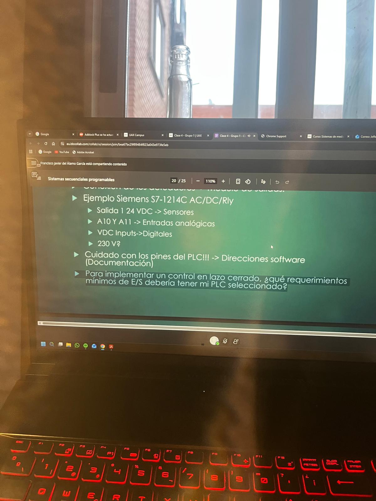 Foto de un curso de  Introducción a PLC Siemens S7