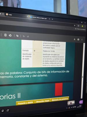 Foto de un curso de  Memoria de Palabras en Sistemas