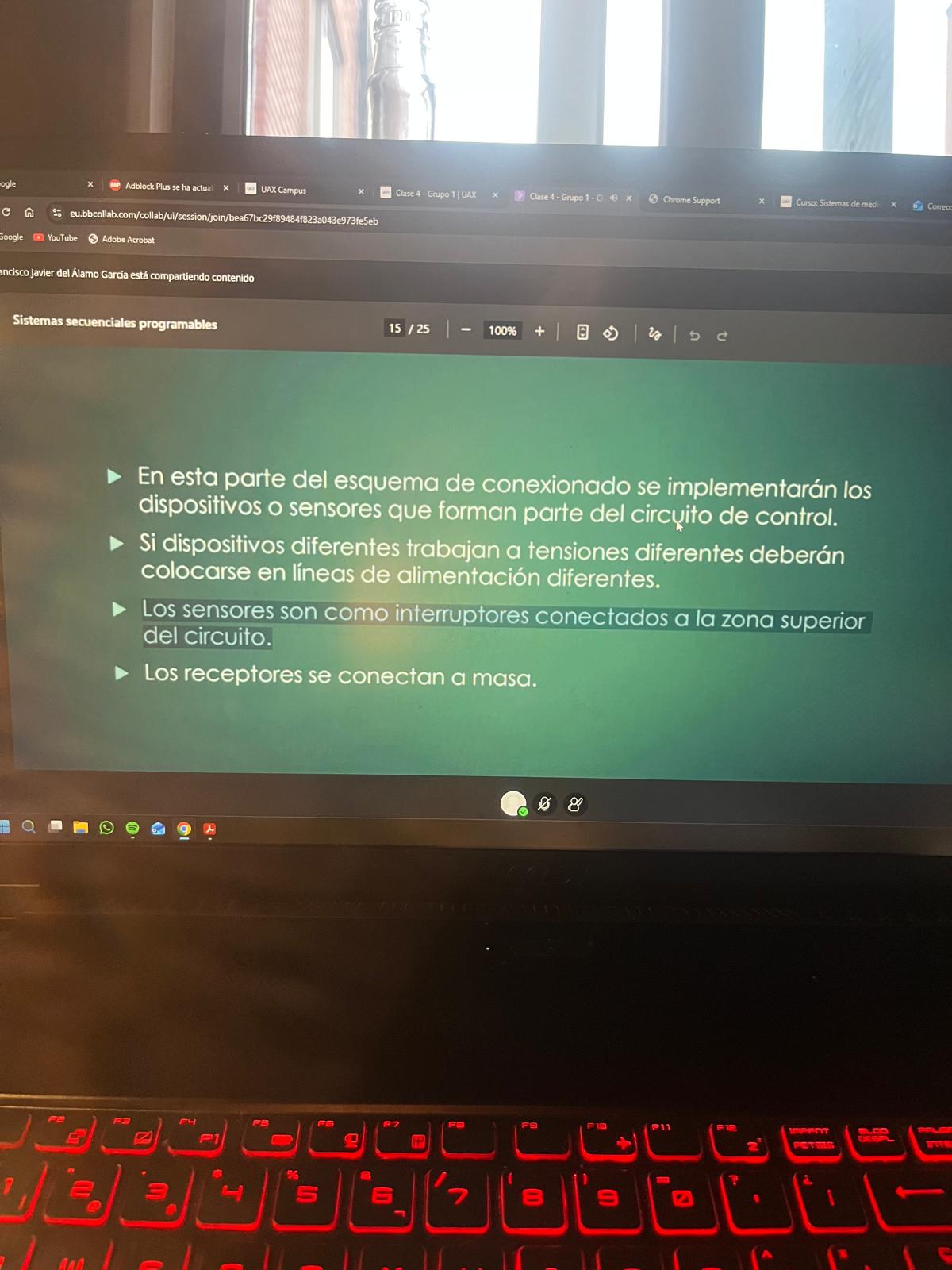 Foto de un curso de  Sistemas secuenciales programables