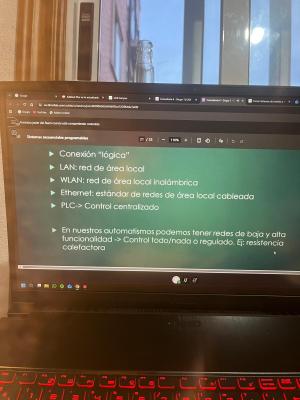 Foto de un curso de  Sistemas Secuenciales Programables Básicos