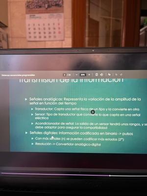 Foto de un curso de  Transmisión de Información en Sistemas