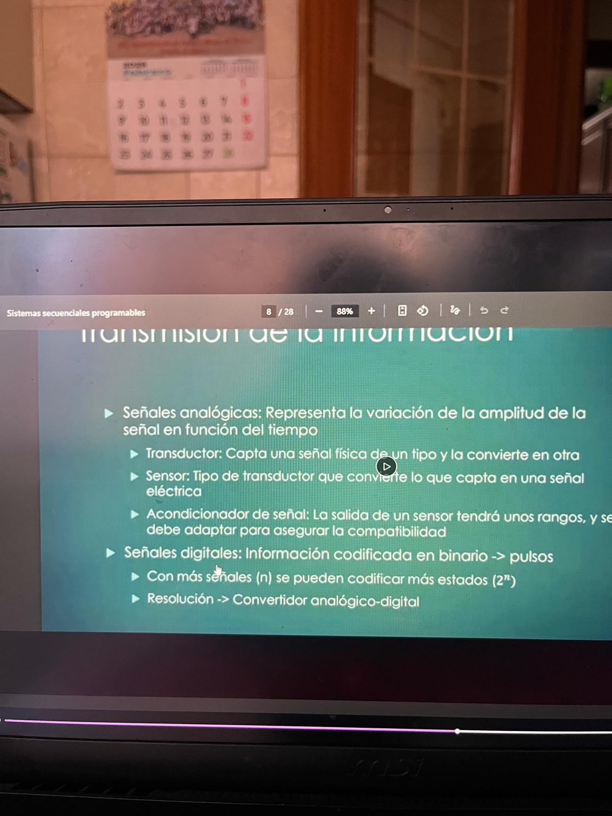 Foto de un curso de  Transmisión de Información en Sistemas