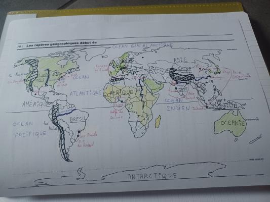 Photo d'un cours de  Carte des repères géographiques mondiaux