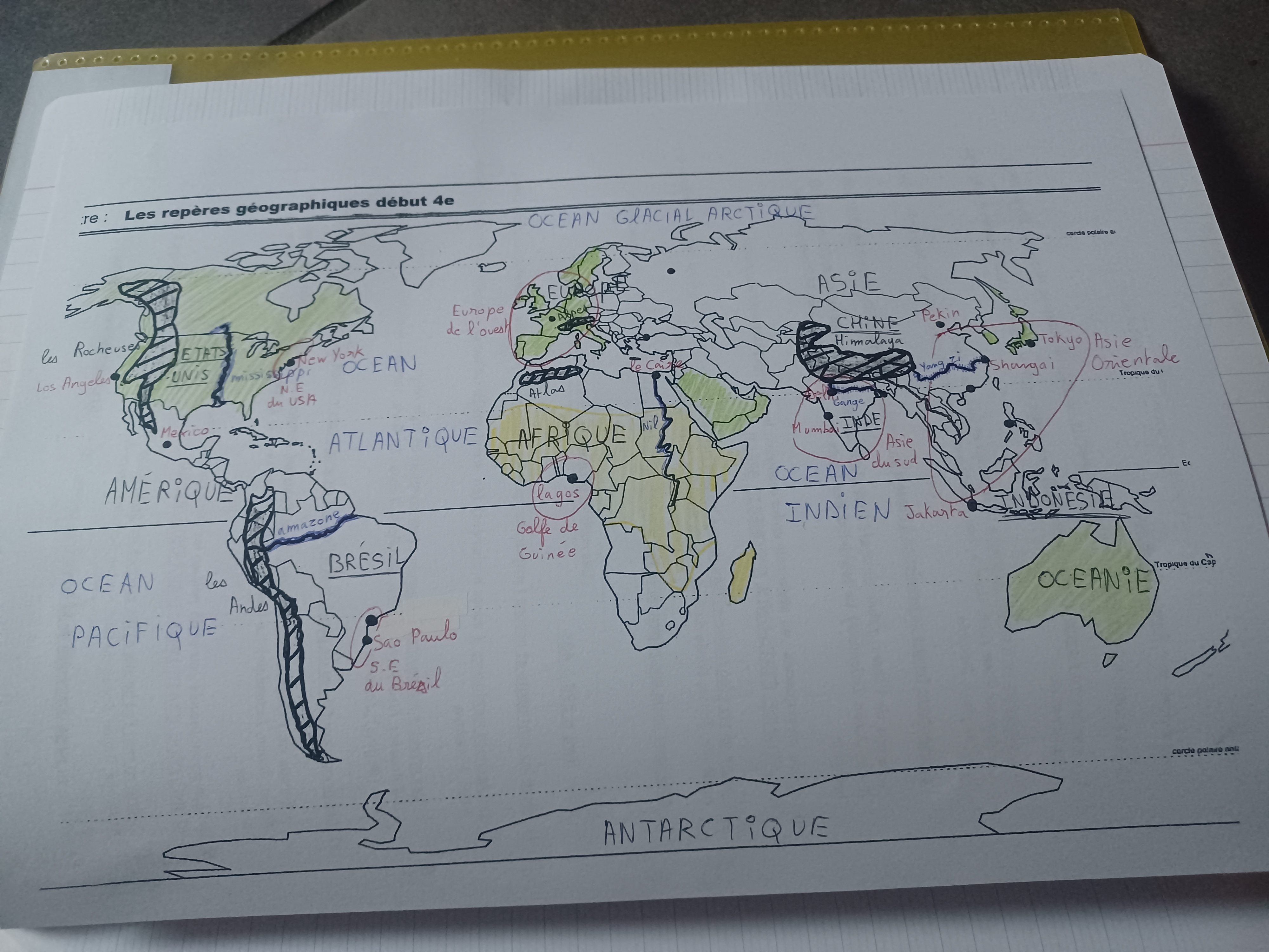 Photo d'un cours de  Carte des repères géographiques mondiaux