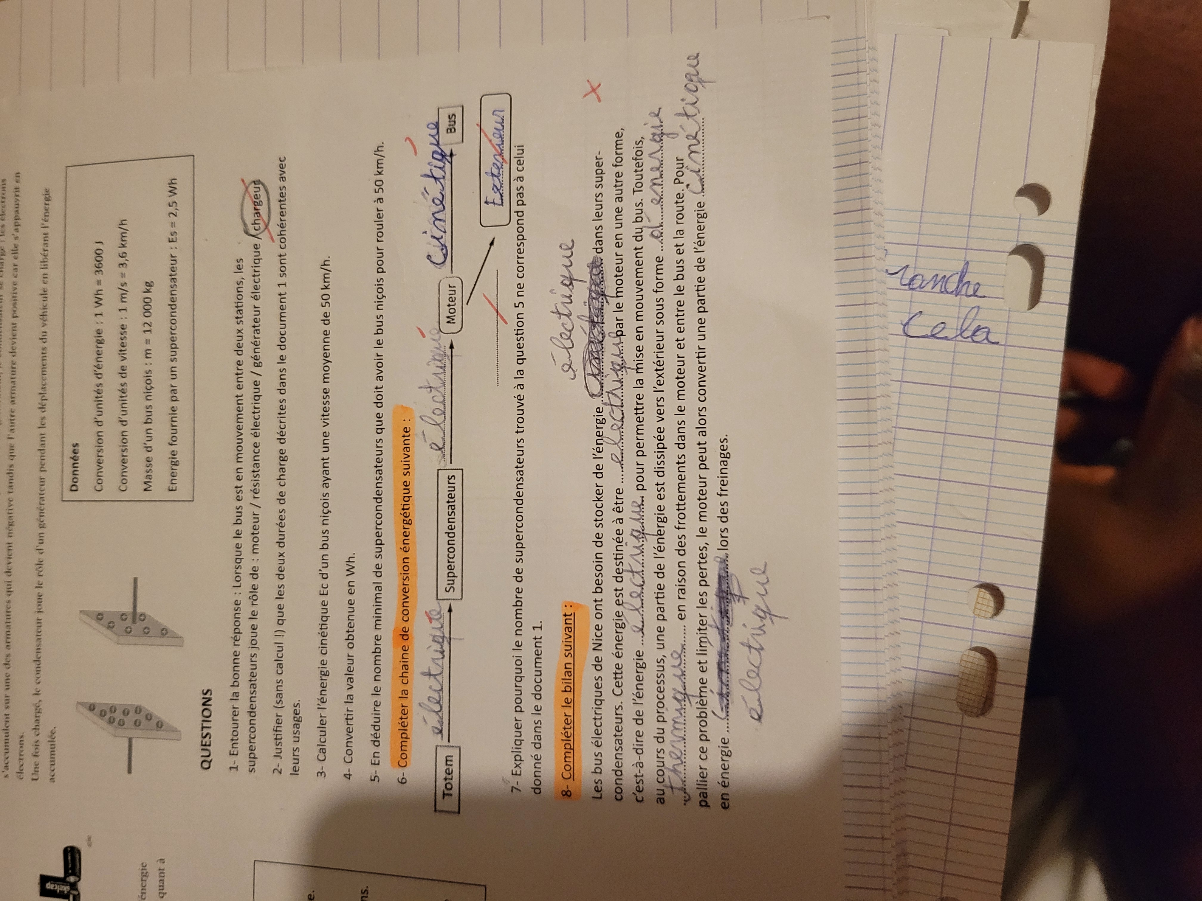 Photo d'un cours de  Conversion d'énergie dans un bus