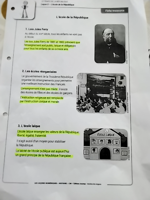 Photo d'un cours de  L'école de la République
