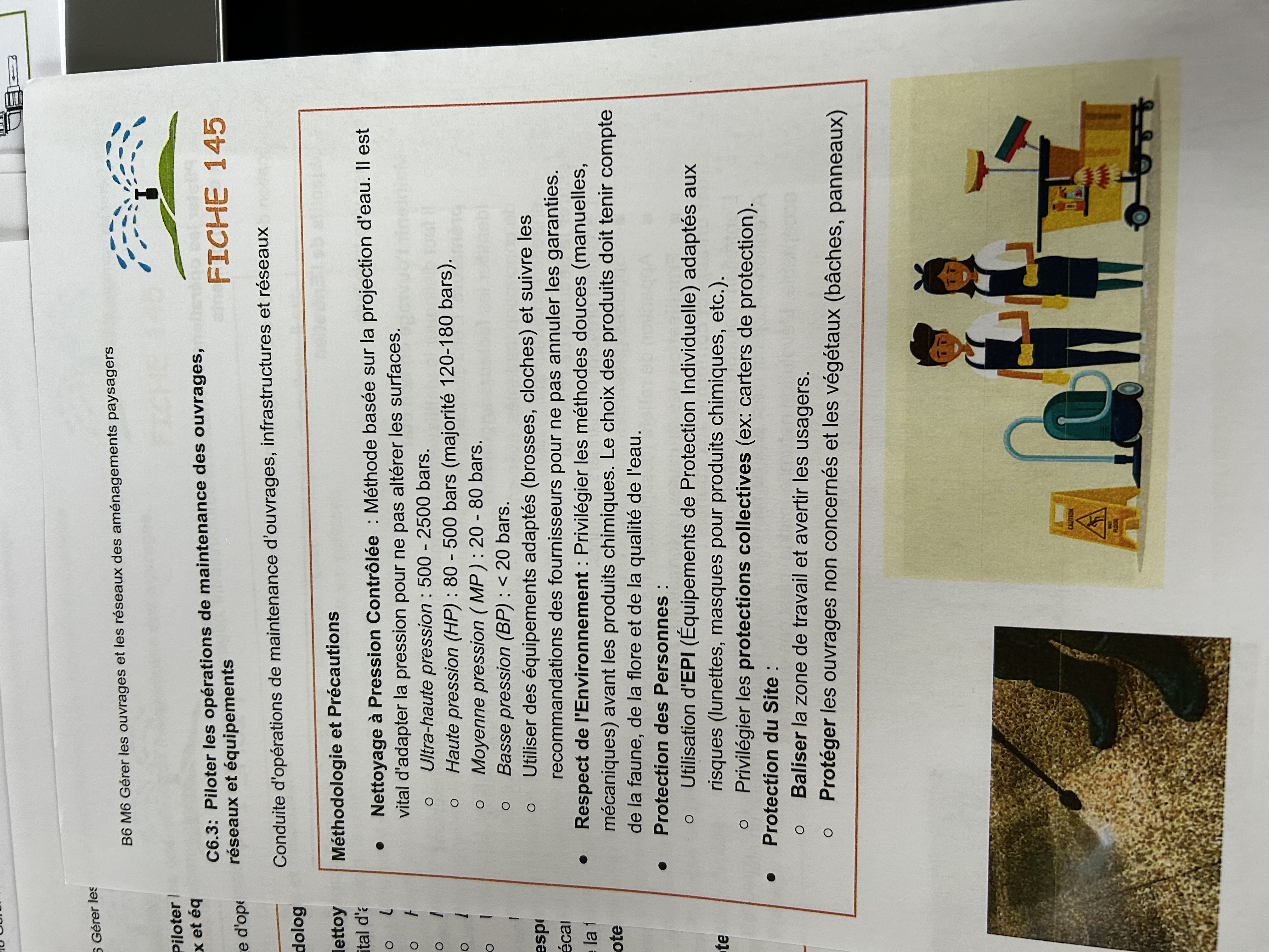 Photo d'un cours de  Maintenance des ouvrages et réseaux